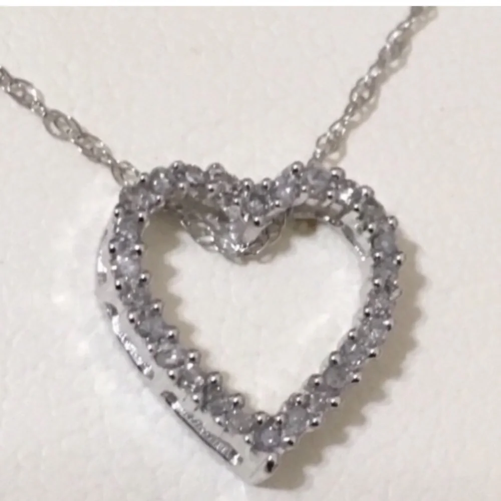 🆕 Macy’s Bridged Diamond 18” Necklace! 14K White Gold! 💥 - Picture 2 of 11